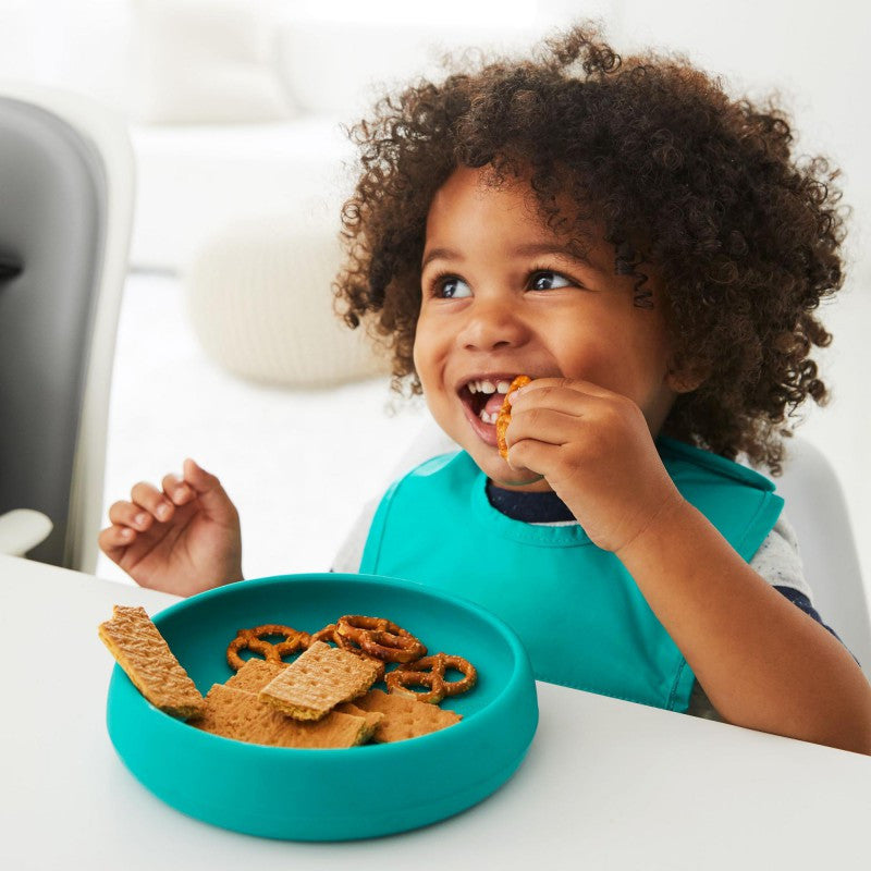 "Compleet kinderservies met bord, kom en lepels, ontworpen voor makkelijke en zelfstandige voeding van baby’s."